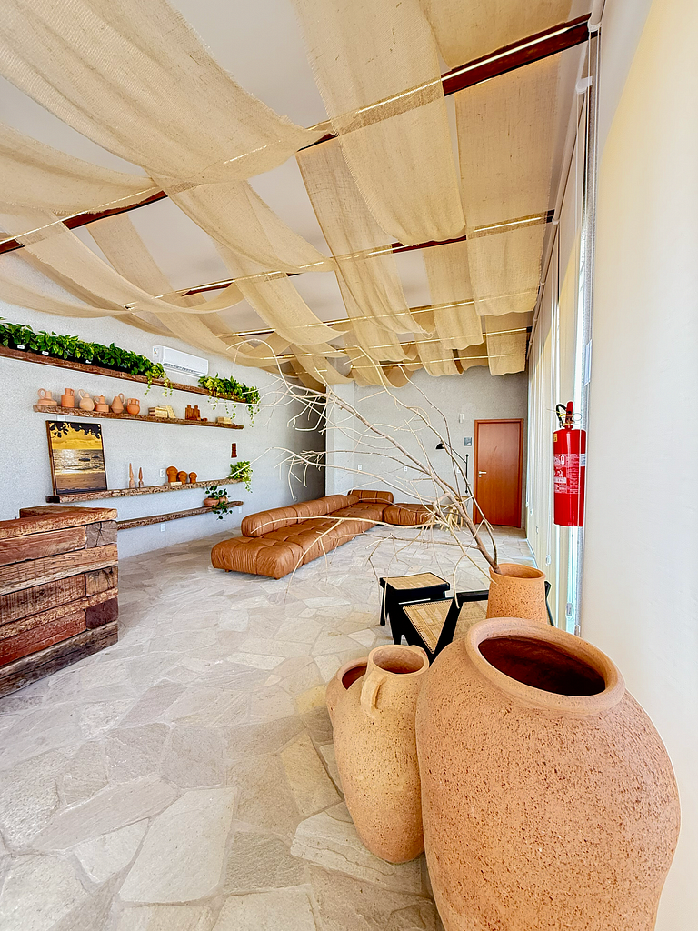 Studio de frente para Piscina - River 5