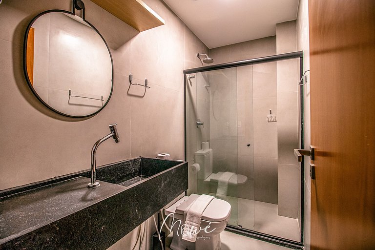 Studio de frente para Piscina - River 5