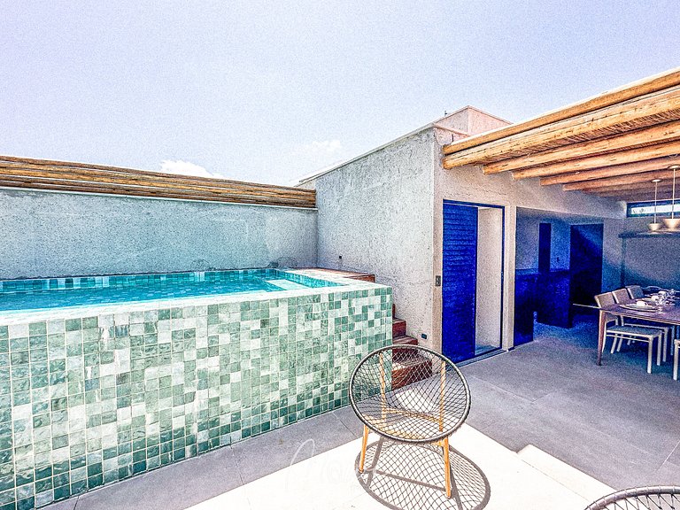 Casa Exclusiva com piscina privativa - SAT102